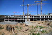 Na sn&iacute;mke aktu&aacute;lny stav v&yacute;stavby novej vojenskej nemocnice v Pre&scaron;ove 26. m&aacute;ja 2026.