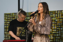 Nela Pociskov&aacute; pokrstila nov&yacute; album #NEdokonaLA