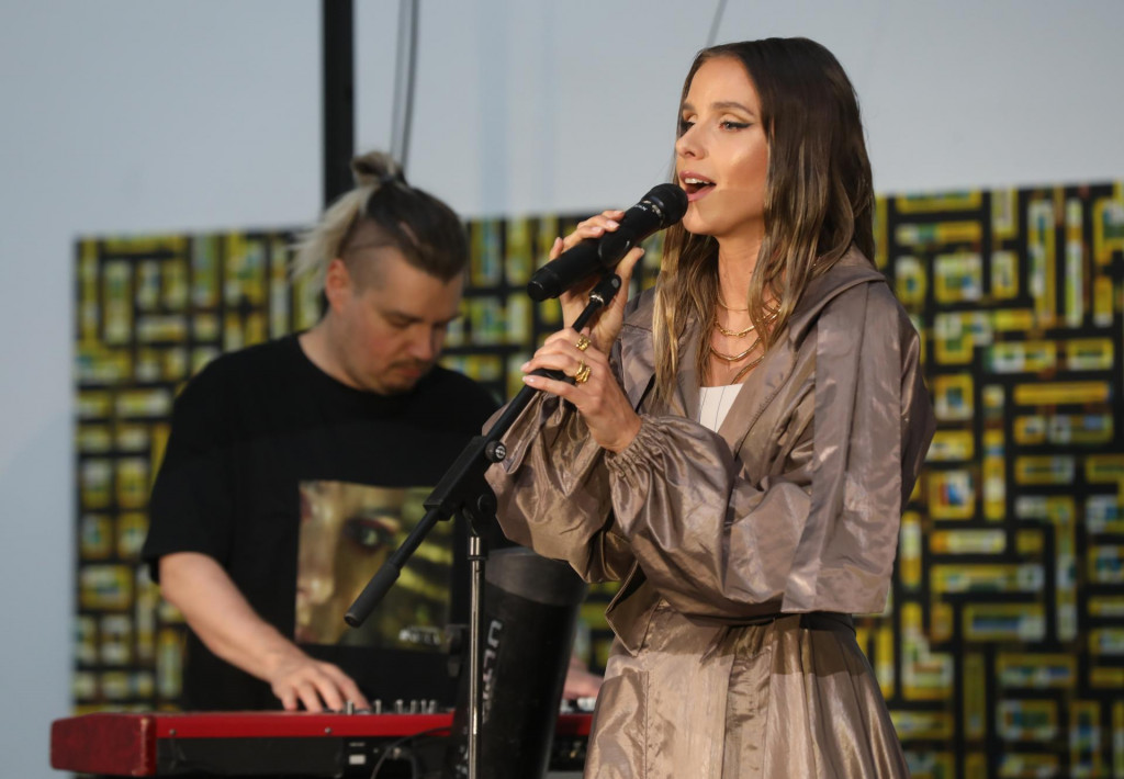 Nela Pociskov&aacute; pokrstila nov&yacute; album #NEdokonaLA