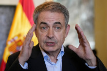 Na arch&iacute;vnej sn&iacute;mke b&yacute;val&yacute; &scaron;panielsky premi&eacute;r Jos&eacute; Luis Rodr&iacute;guez Zapatero. FOTO: TASR/AP