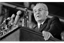 Gust&aacute;v Hus&aacute;k (10. 1. 1913 &ndash; 18. 11. 1991) bol posledn&yacute;m komunistick&yacute;m prezidentom Československa. &Uacute;rad zast&aacute;val od m&aacute;ja 1975, abdikoval v decembri 1989.