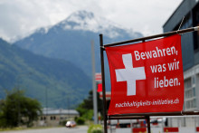 Referendum iniciovala nacionalistick&aacute; &Scaron;vajčiarska ľudov&aacute; strana (SVP). FOTO: REUTERS
