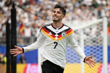 Dvoma g&oacute;lmi sa na vysokej v&yacute;hre podieľal Kai Havertz. FOTO: REUTERS