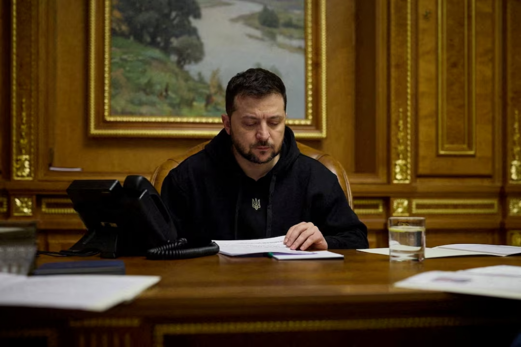 Pomoc USA pre Ukrajinu sa v poslednej dobe v&yacute;razne spomalila, hoci Kyjev a Moskva na seba neust&aacute;le &uacute;točia. FOTO: REUTERS