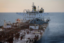 Rusk&yacute; tanker Smyrtos tanker z tzv. ruskej tieňovej flotily v Laman&scaron;skom prielive. FOTO: TASR/AP