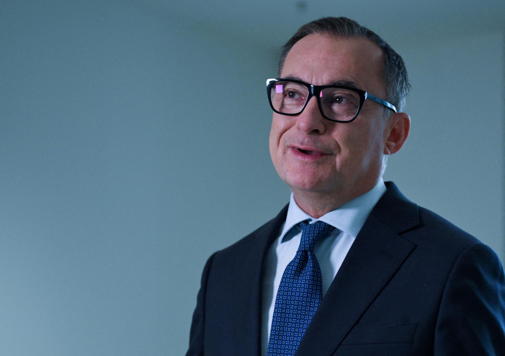 ECB minul&yacute; t&yacute;ždeň prv&yacute;kr&aacute;t za takmer tri roky zv&yacute;&scaron;ila &uacute;rokov&eacute; sadzby v snahe zabrzdiť infl&aacute;ciu sk&ocirc;r, ako sa prudk&yacute; n&aacute;rast cien energi&iacute; premietne do &scaron;ir&scaron;ej ekonomiky. FOTO: Reuters