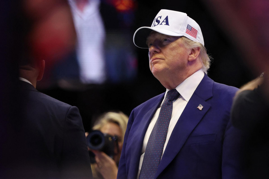 Ir&aacute;n s&uacute;hlas&iacute; s otvoren&iacute;m prielivu a m&yacute;to sa vyberať nebude, dodal Trump, pričom zopakoval, že nariadil zru&scaron;enie americkej blok&aacute;dy ir&aacute;nskych pr&iacute;stavov. FOTO: Reuters