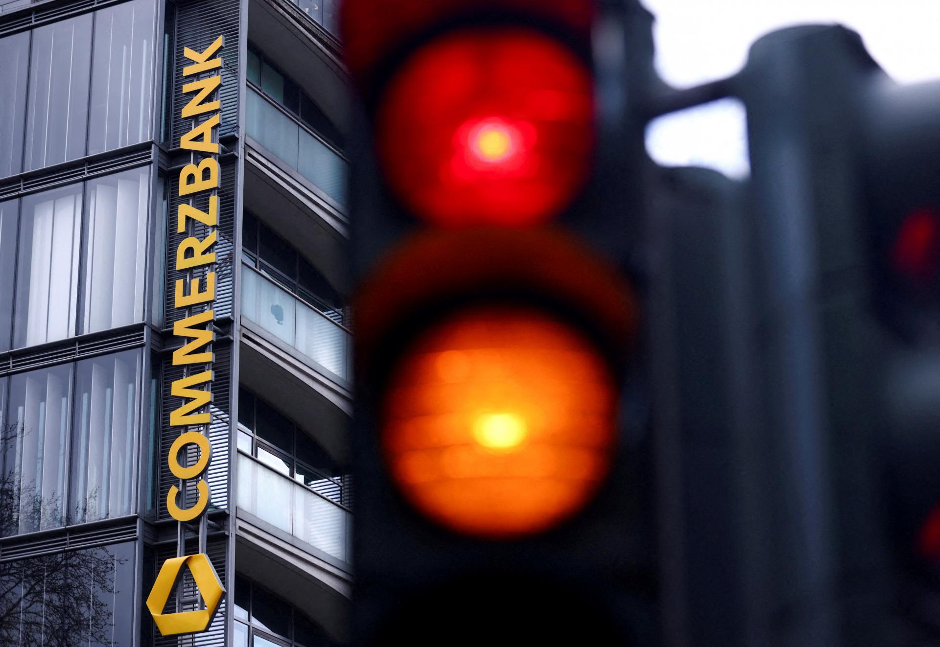 Berl&iacute;n stopol UniCredit, nemeck&aacute; vl&aacute;da nepred&aacute; svoj podiel v Commerzbank