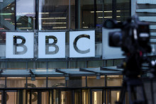 Britsk&aacute; verejnopr&aacute;vna stanica BBC zru&scaron;&iacute; stovky pracovn&yacute;ch miest v hlavnom spravodajskom oddelen&iacute;. FOTO: Reuters