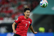 Juhok&oacute;rejsk&yacute; kapit&aacute;n Heung-min Son. FOTO: REUTERS