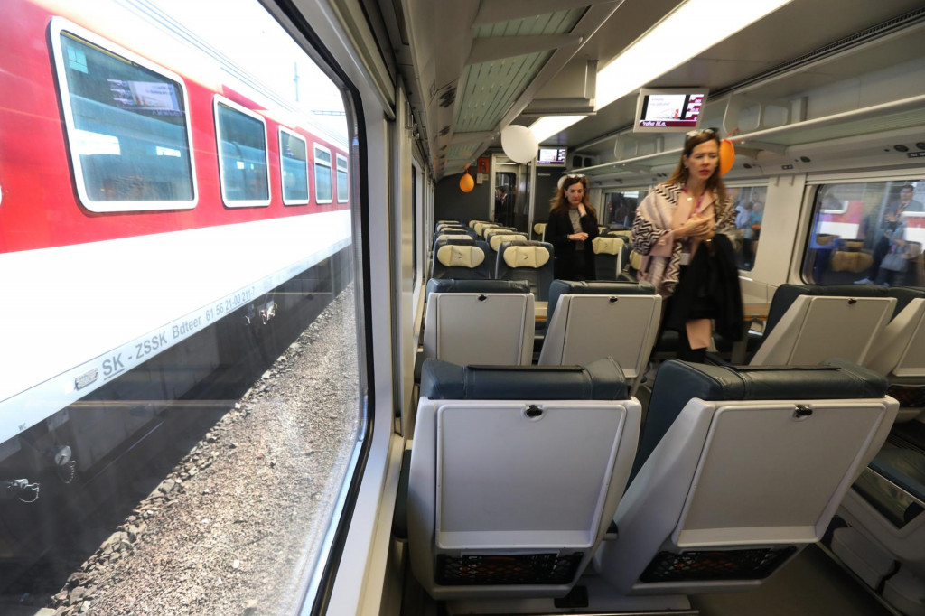 Ministerstvo dopravy potvrdilo, že expresy Tatran v Považskej Bystrici zastavovať nebud&uacute;. FOTO: HN/Peter Mayer