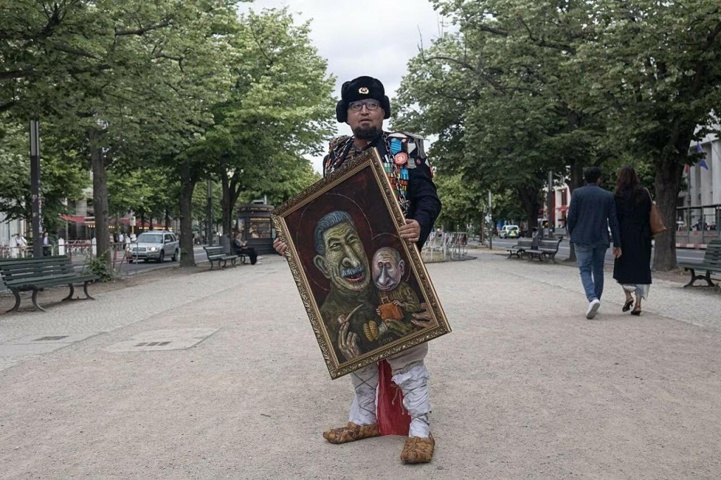 Uk&aacute;žka z tvorby rusk&eacute;ho karikaturistu Semjona Skrepeck&eacute;ho. FOTO: t.me/SemyonSkrepetsky