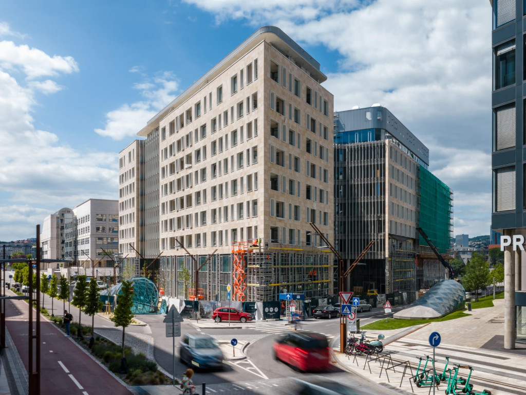 Ganz House Eurovea sa pripravuje na kolaud&aacute;ciu


 
