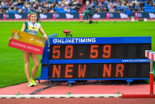 Slovensk&aacute; bežkyňa Emma Zapletalov&aacute; s n&aacute;rodn&yacute;m rekordom v behu na 400 metrov počas hlavn&eacute;ho programu atletick&eacute;ho m&iacute;tingu Zlat&aacute; tretra v Ostrave v utorok 16. j&uacute;na 2026. FOTO: TASR
