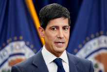 Nov&yacute; predseda Federaln&eacute;ho rezervn&eacute;ho syst&eacute;mu Kevin Warsh na prvej tlačovej konferencii vo Washingtone DC. FOTO: REUTERS