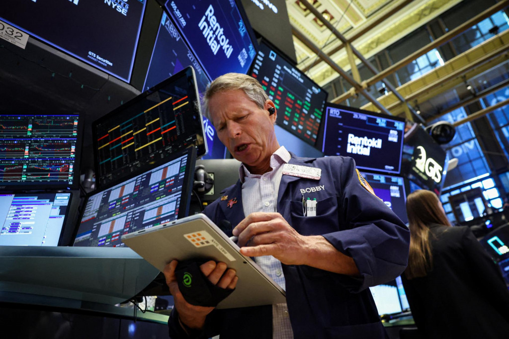 Podľa analytikov spoločnosti BlackRock zostan&uacute; v ďal&scaron;&iacute;ch t&yacute;ždňoch jedn&yacute;m z hlavn&yacute;ch motorov rastu firemn&yacute;ch ziskov mas&iacute;vne invest&iacute;cie do umelej inteligencie. FOTO: REUTERS