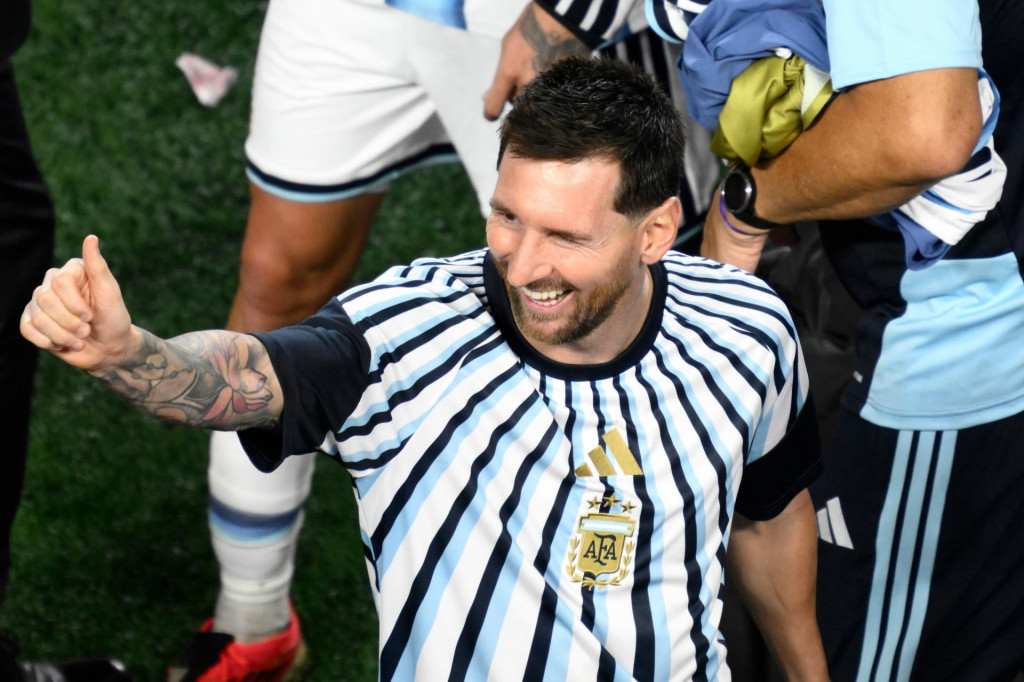 Lionel Messi sa v prvom z&aacute;pase na MS postaral o viacero historick&yacute;ch rekordov. FOTO: TASR/AP
