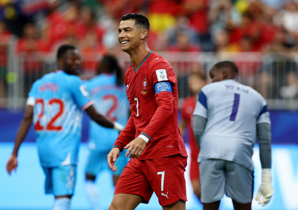 P&auml;ťn&aacute;sobn&yacute; držiteľ Zlatej lopty pre najlep&scaron;ieho futbalistu sveta hral proti DR Kongo na hrote &uacute;toku. FOTO: Reuters