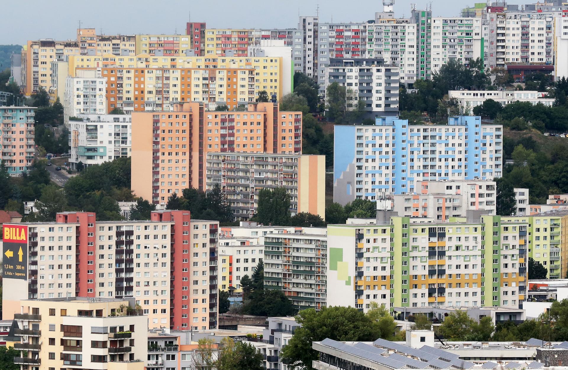 Najv&auml;č&scaron;ia banka na trhu pri&scaron;la pred letom s novinkou. Dočasne zn&iacute;žila &uacute;roky, zmeny sa dotkn&uacute; top hypot&eacute;ky