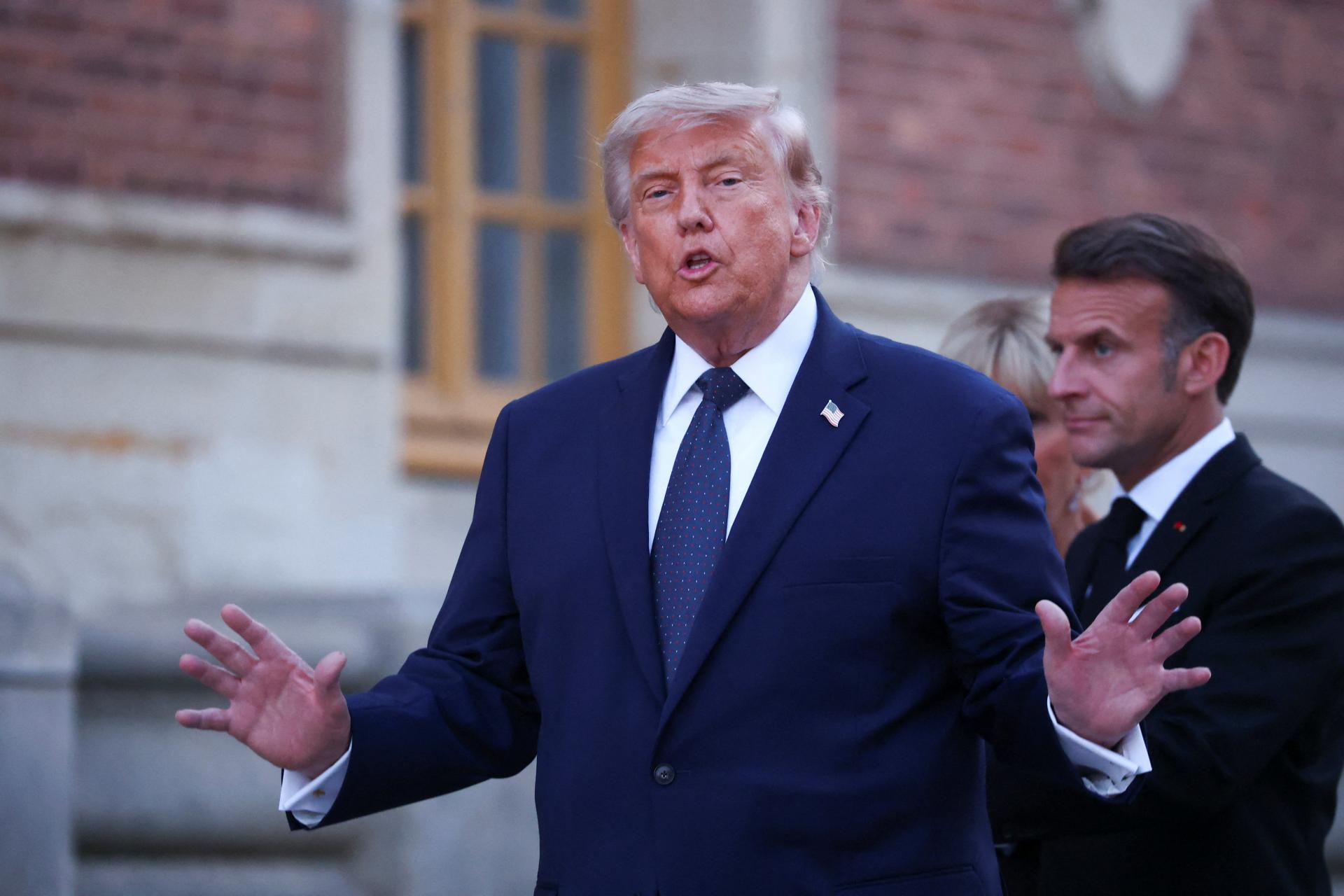 Pon&iacute;ženie, tot&aacute;lna kapitul&aacute;cia. Americk&iacute; jastrabi b&uacute;&scaron;ia do Trumpa za dohodu s Ir&aacute;nom