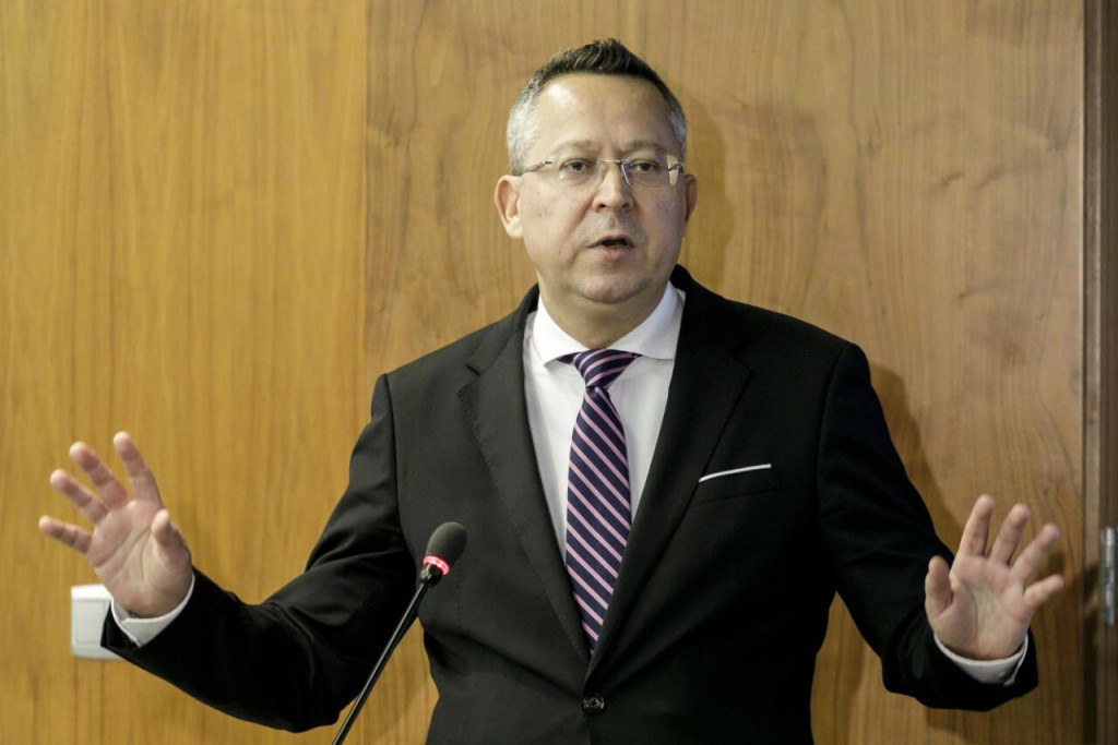 Minister financi&iacute; Ladislav Kamenick&yacute;. FOTO: TASR/D. Veselsk&yacute;