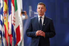Predseda maďarskej vl&aacute;dy P&eacute;ter Magyar. FOTO: Reuters