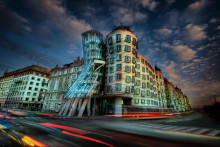 Tancuj&uacute;ci dom v Prahe m&aacute; 30 rokov. FOTO: Dreamstime