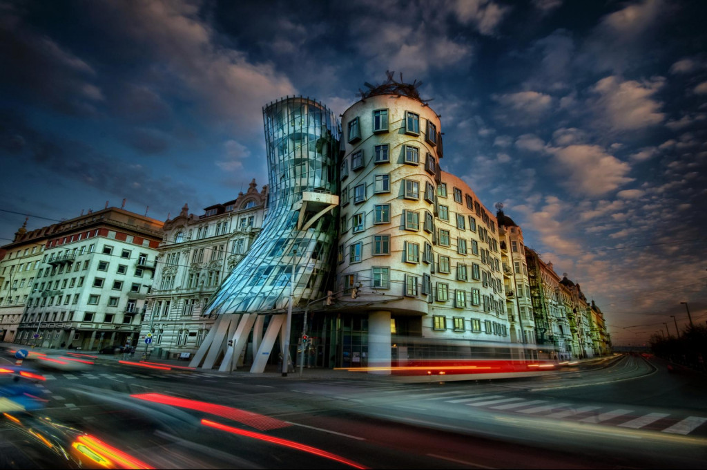 Tancuj&uacute;ci dom v Prahe m&aacute; 30 rokov. FOTO: Dreamstime