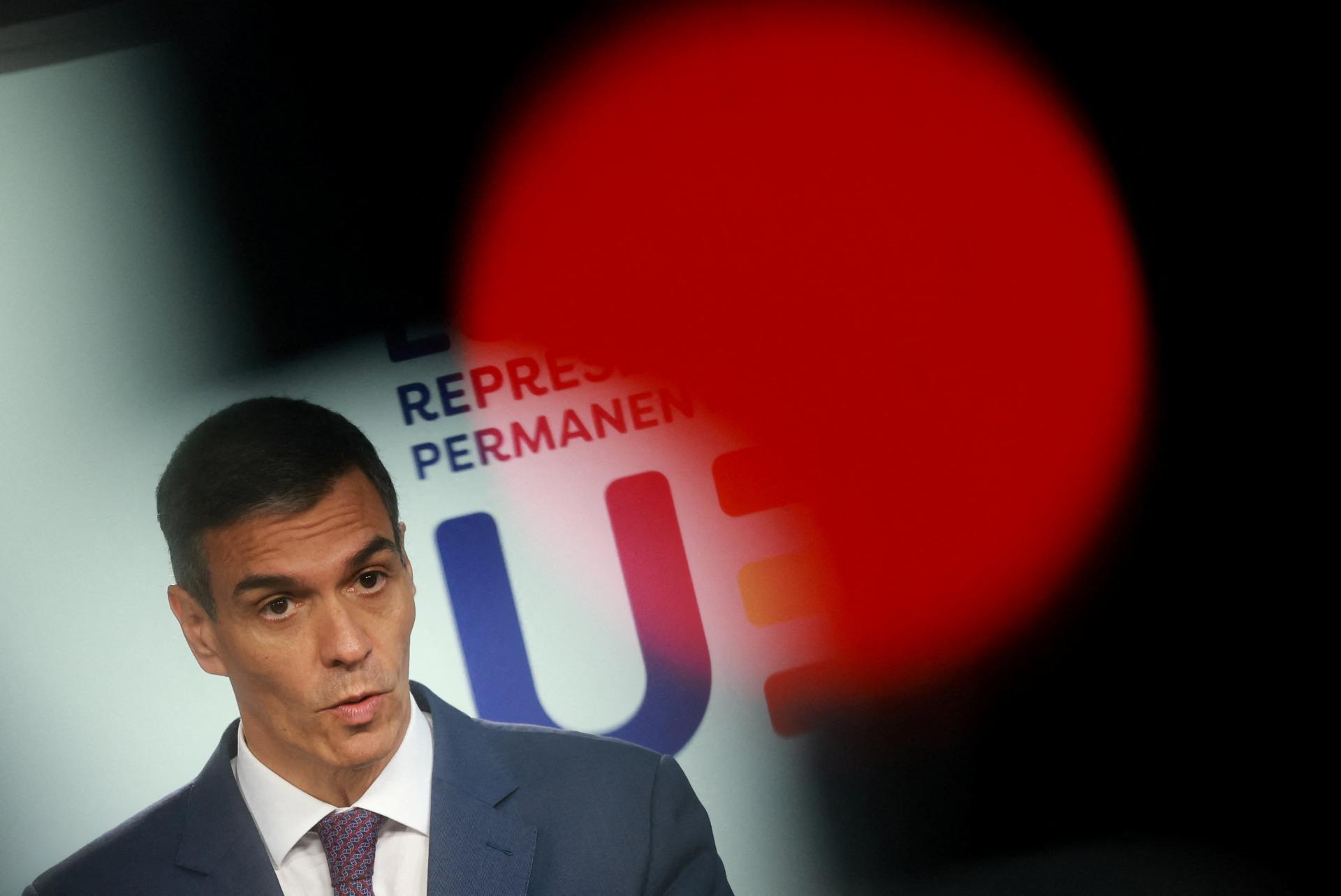 Manželka španielskeho premiéra čelí obvineniam z korupcie, súd jej zakázal opustiť krajinu
