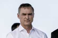 Člen predstavenstva spoločnosti Budimex SA Cezary Łysenko počas sl&aacute;vnostn&eacute;ho otvorenia &uacute;seku D1 Bratislava &ndash; Triblavina, roz&scaron;&iacute;renie vr&aacute;tane križovatky D1/D4 v Bratislave. FOTO: TASR/Dano Veselsk&yacute;