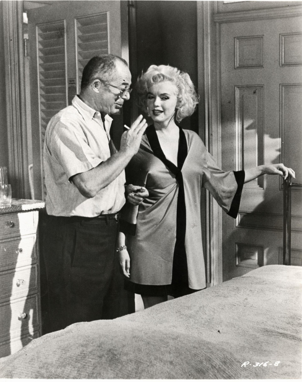 Billy Wilder obdivoval Marilyn Monroe ako v&yacute;nimočn&yacute; filmov&yacute; &uacute;kaz, no pr&aacute;ca s ňou ho počas nakr&uacute;cania kom&eacute;die Niekto to r&aacute;d hor&uacute;ce priv&aacute;dzala do z&uacute;falstva. FOTO: Wikimedia Commons