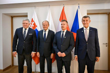 Premi&eacute;ri Slovenska Robert Fico, Poľska Donald Tusk, Maďarska P&eacute;ter Magyar a Česka Andrej Babi&scaron; oživuj&uacute; V4. FOTO: Facebook/&Uacute;rad vl&aacute;dy SR FOTO: Facebook/&Uacute;rad vl&aacute;dy SR