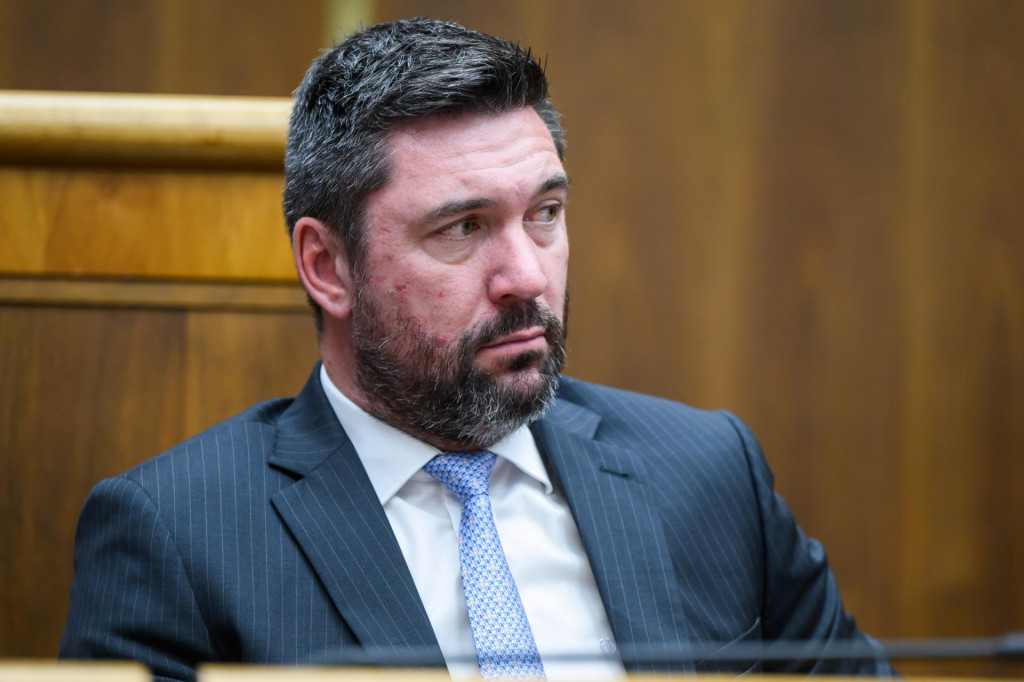 Na sn&iacute;mke minister p&ocirc;dohospod&aacute;rstva a rozvoja vidieka Richard Tak&aacute;č (Smer-SD). FOTO: TASR/Jaroslav Nov&aacute;k