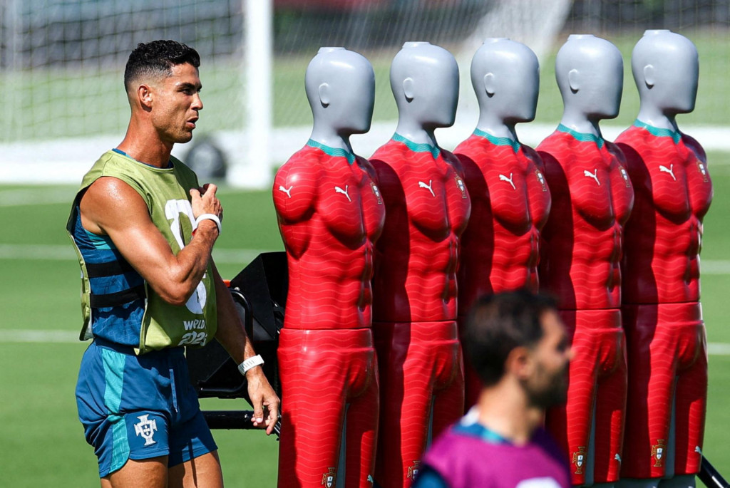 Cristiano Ronaldo na tr&eacute;ningu Portugalska. FOTO: Reuters