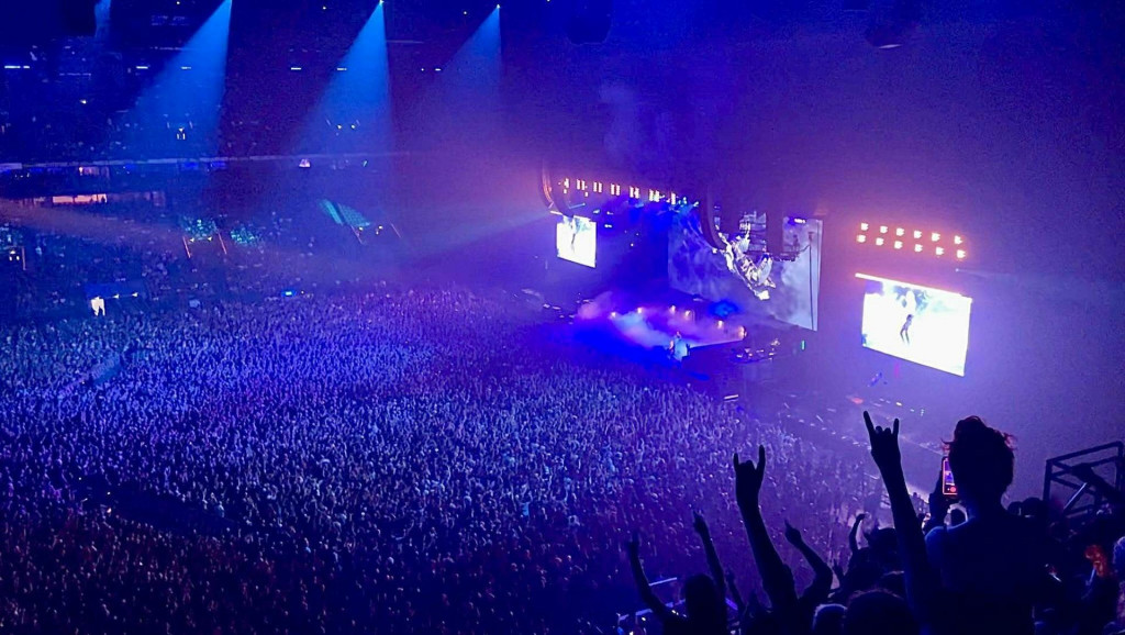 Hodinov&eacute;mu v&yacute;padku elektriny čelilo zhruba 30-tis&iacute;c ľud&iacute;. FOTO: Facebook/Jack Hutchinson