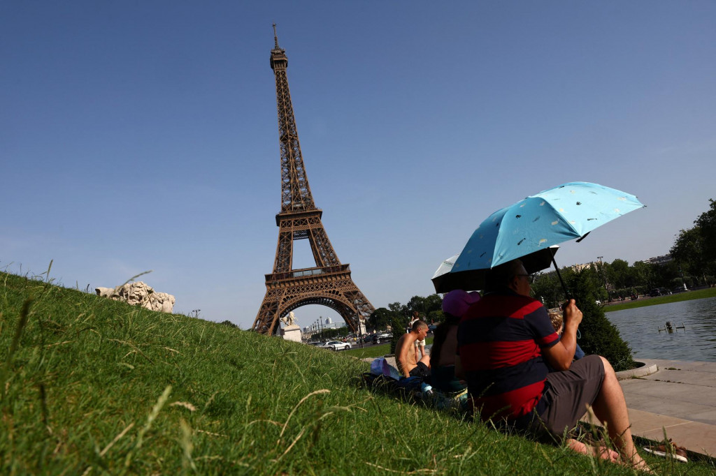 Hor&uacute;čavy sužuj&uacute; Franc&uacute;zsko už od minul&eacute;ho t&yacute;ždňa a nar&uacute;&scaron;aj&uacute; každodenn&yacute; život. FOTO: REUTERS