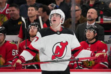 Slovensk&yacute; obranca &Scaron;imon Nemec sa už v drese New Jersey Devils nepredstav&iacute;. FOTO: TASR/AP
