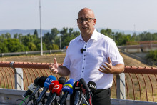 Na sn&iacute;mke minister dopravy a kandid&aacute;t na prim&aacute;tora Bratislavy Jozef R&aacute;ž. FOTO: TASR/D. Veselsk&yacute;