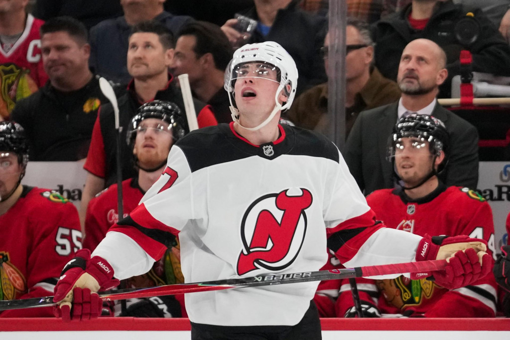Slovensk&yacute; obranca &Scaron;imon Nemec sa už v drese New Jersey Devils nepredstav&iacute;. FOTO: TASR/AP
