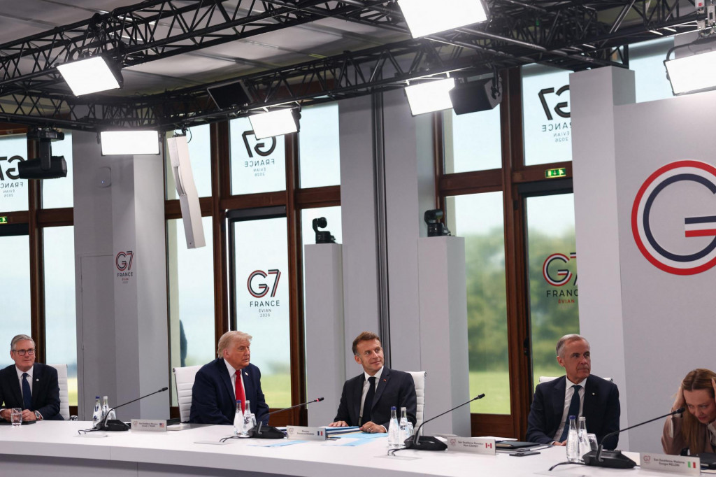 Eur&oacute;pski l&iacute;dri rozm&yacute;&scaron;ľaj&uacute;, ako sa zbaviť z&aacute;vislosti od rozmarov americk&eacute;ho prezidenta Donalda Trumpa (druh&yacute; zľava). FOTO: Reuters