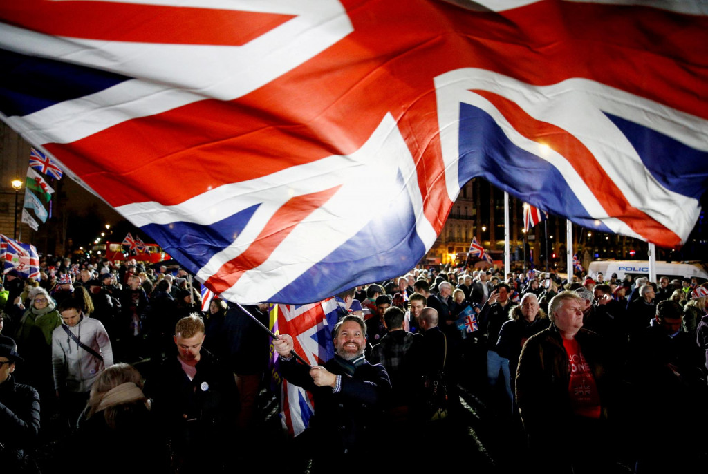 Čo Briti brexitom z&iacute;skali? Ak opomenieme priaznivcami dodnes často skloňovan&yacute; &bdquo;n&aacute;vrat suverenity&ldquo;, čo je v dne&scaron;nom glob&aacute;lnom svete pojem pomerne v&aacute;gny, veľa nie. FOTO: REUTERS