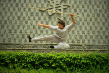 Jakub sa učil kung-fu v Č&iacute;ne.