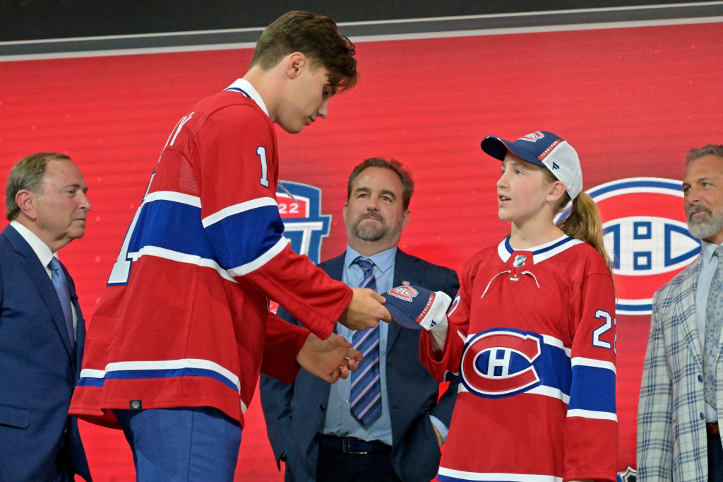 Juraj Slafkovsk&yacute; na drafte 2022 prep&iacute;sal dejiny slovensk&eacute;ho hokeja. FOTO: USA TODAY/E. Bolte