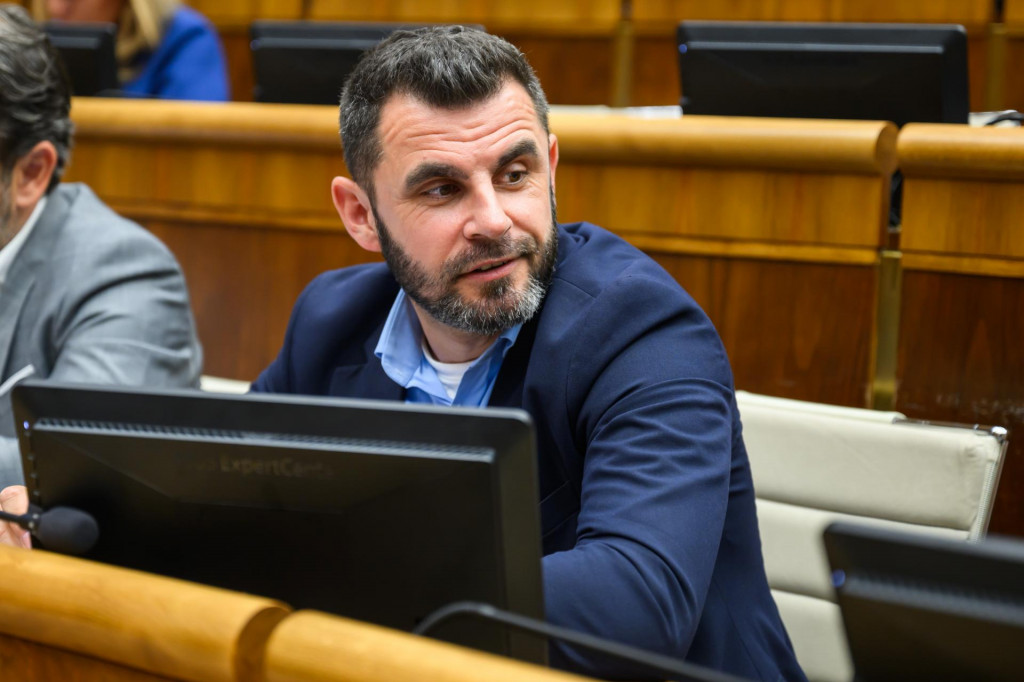 Poslanec N&aacute;rodnej rady J&aacute;n Mažg&uacute;t (Smer-SD). FOTO: TASR/Jaroslav Nov&aacute;k