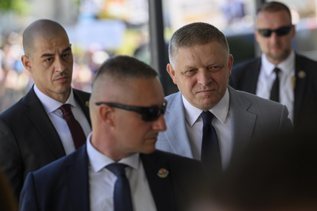 Predseda vl&aacute;dy Robert Fico (SMER-SD). FOTO: TASR