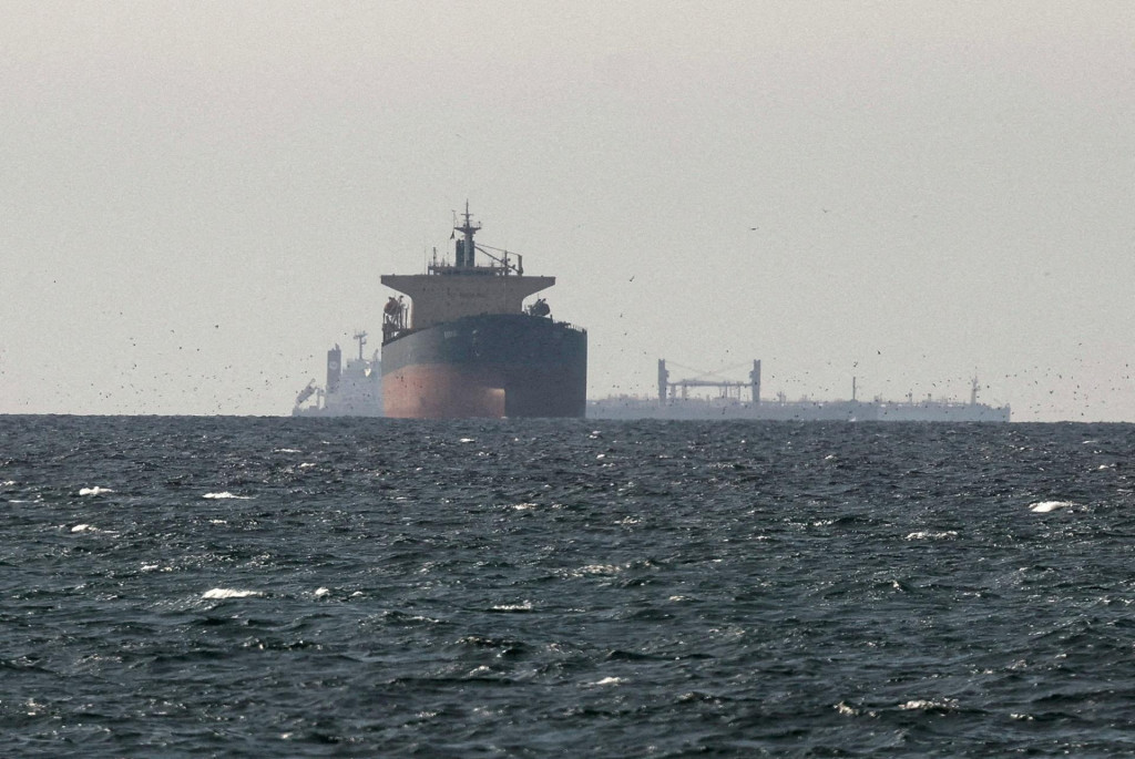 Tankery pri Hormuzskom prielive. FOTO: Reuters