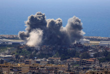 Izraelsk&eacute; &uacute;toky na Libanon. FOTO: Reuters
