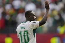 Senegalsk&yacute; hr&aacute;č Sadio Man&eacute; oslavuje po z&aacute;pase. FOTO: Reuters