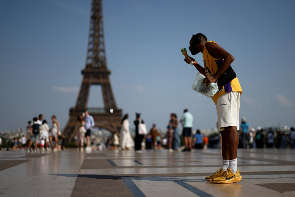 Vlna hor&uacute;čav vo Franc&uacute;zsku. FOTO: Reuters