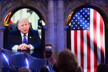 Americk&yacute; prezident Donald Trump uzavrel dohodu s kaza&scaron;sk&yacute;m prezidentom Kasymom-žomartom Tokajevom minul&yacute; rok. FOTO: Reuters